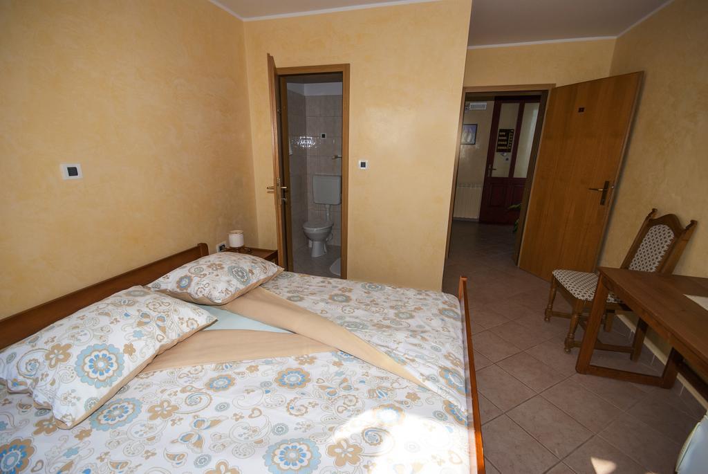 Guesthouse Villa Lena Premantura Quarto foto