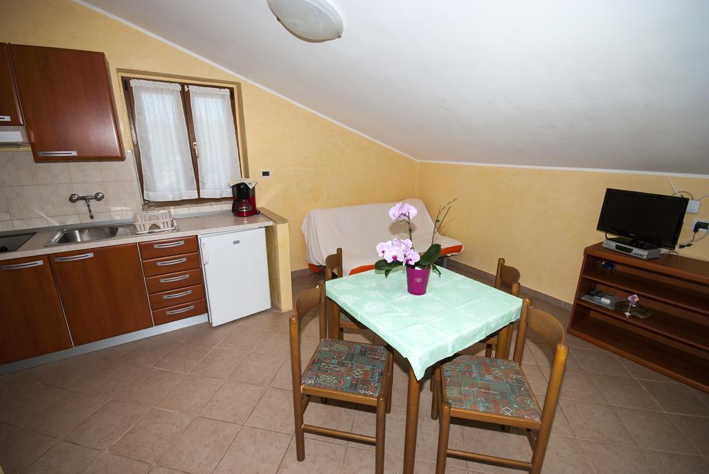 Guesthouse Villa Lena Premantura Quarto foto